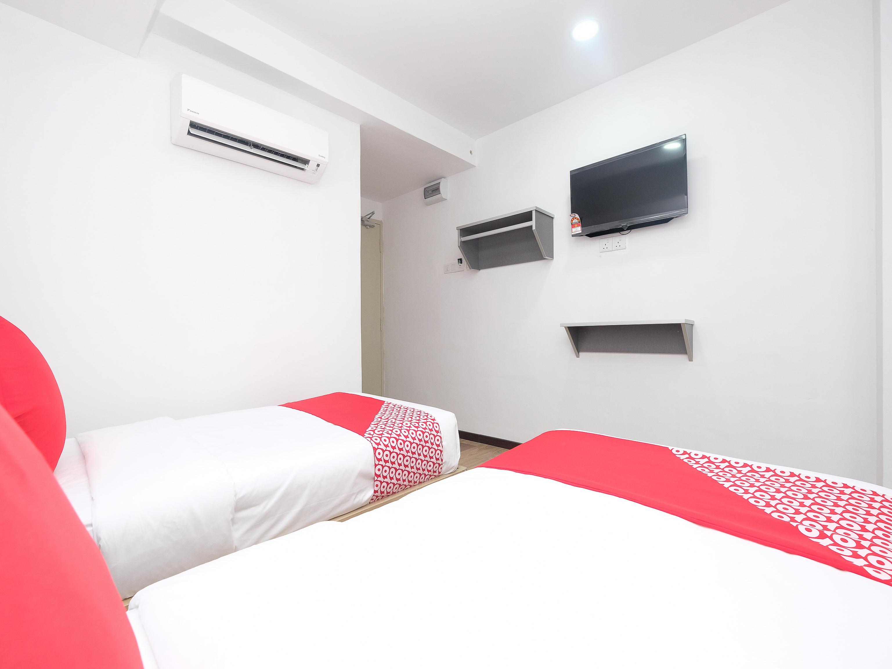 Oyo 44043 First Garden Hotel Kuantan Luaran gambar