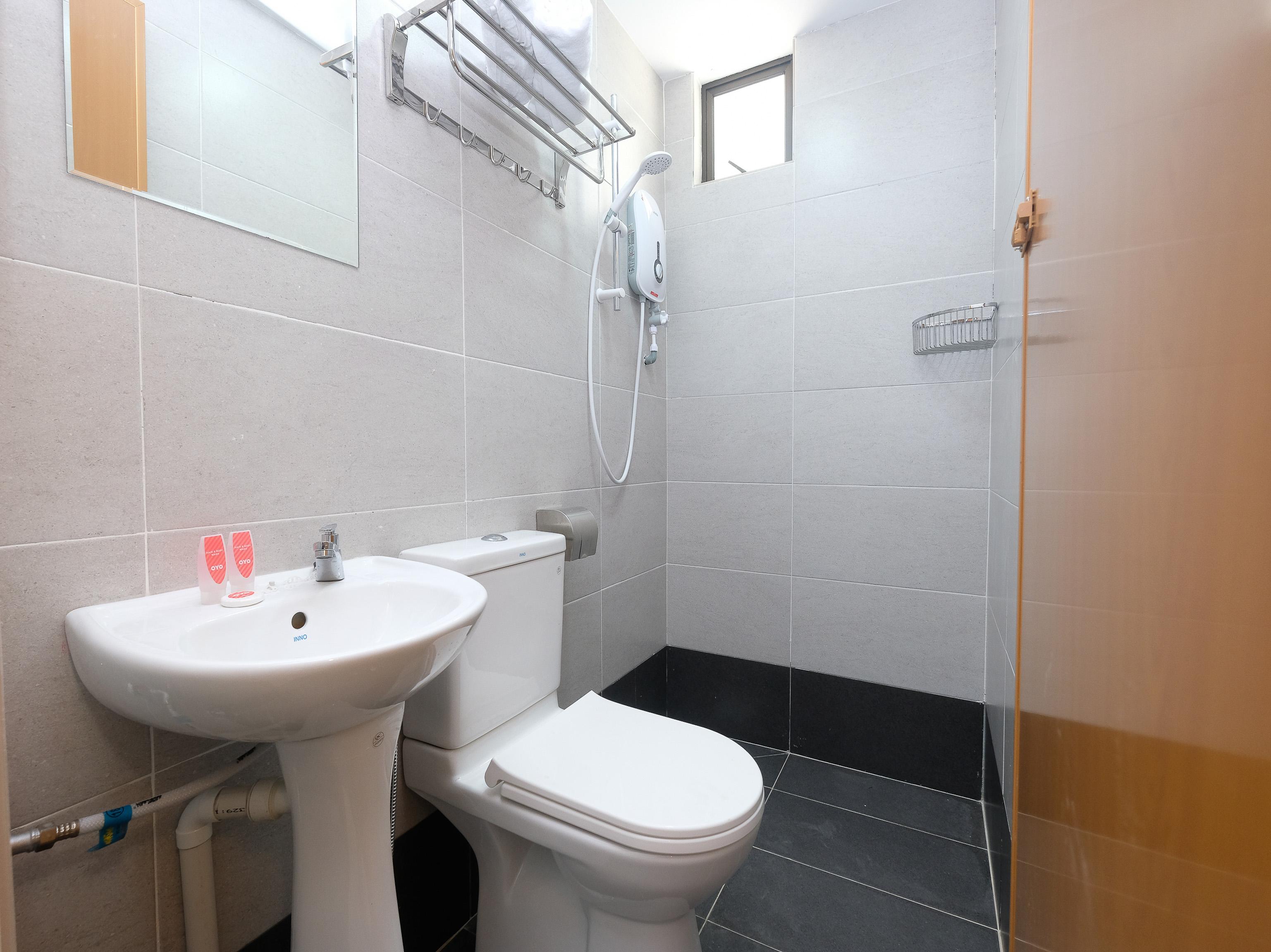 Oyo 44043 First Garden Hotel Kuantan Luaran gambar