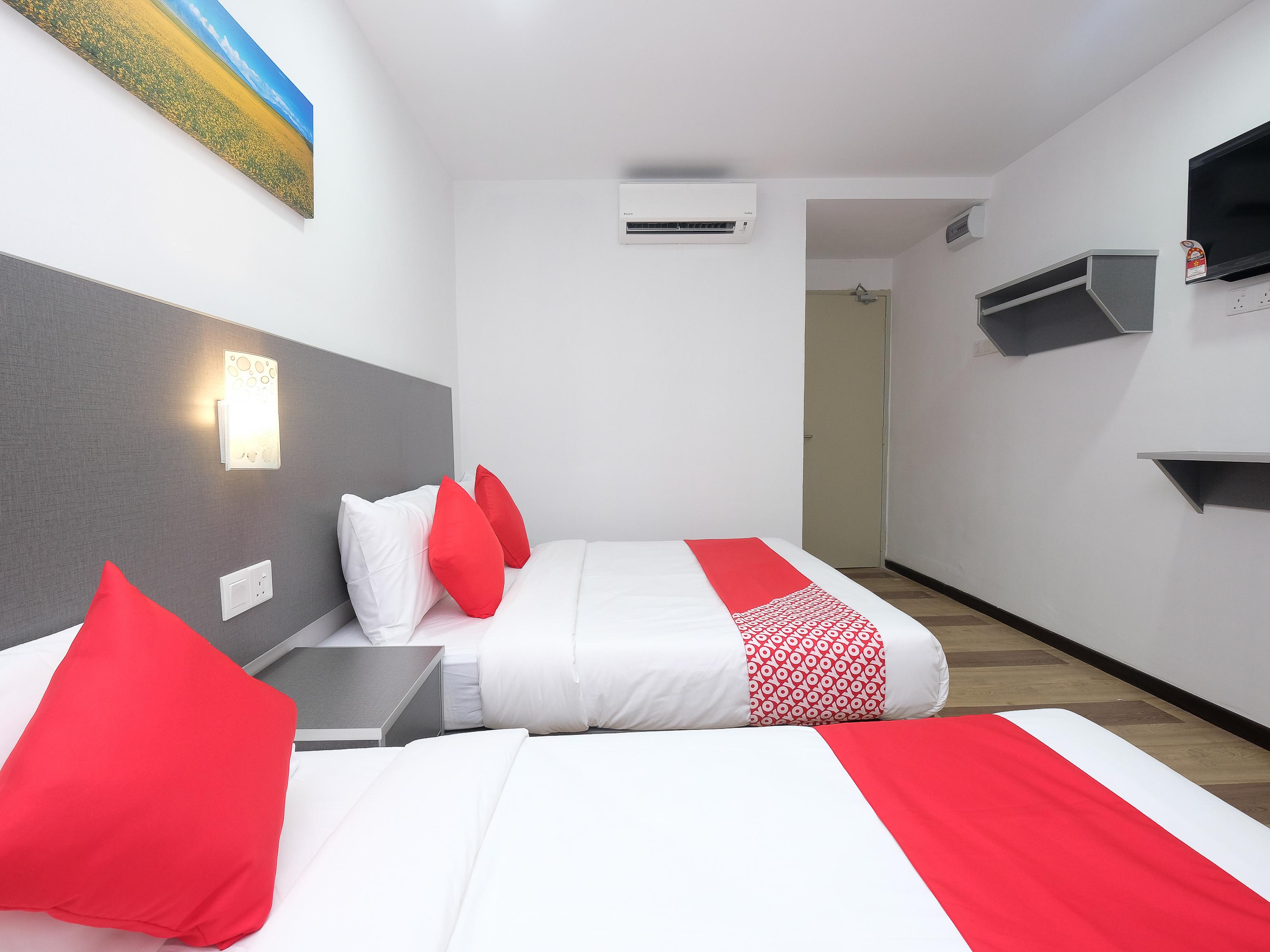 Oyo 44043 First Garden Hotel Kuantan Luaran gambar