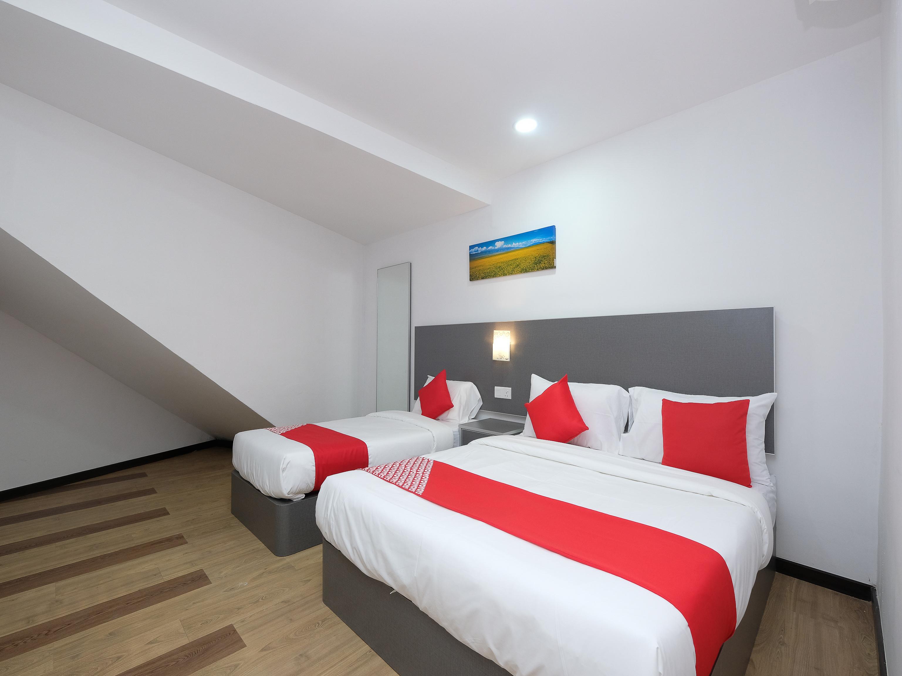 Oyo 44043 First Garden Hotel Kuantan Luaran gambar
