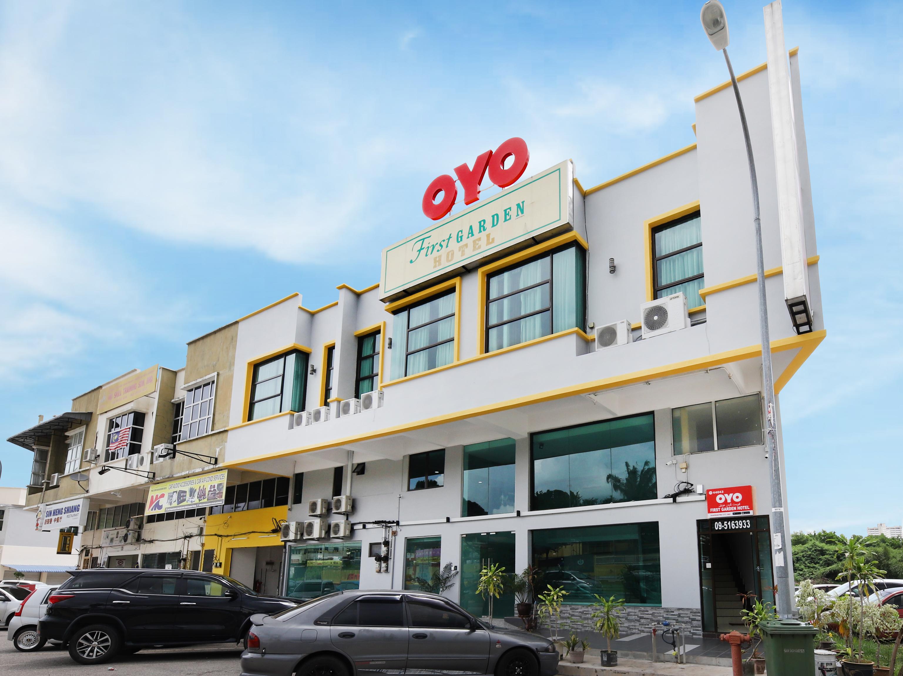 Oyo 44043 First Garden Hotel Kuantan Luaran gambar