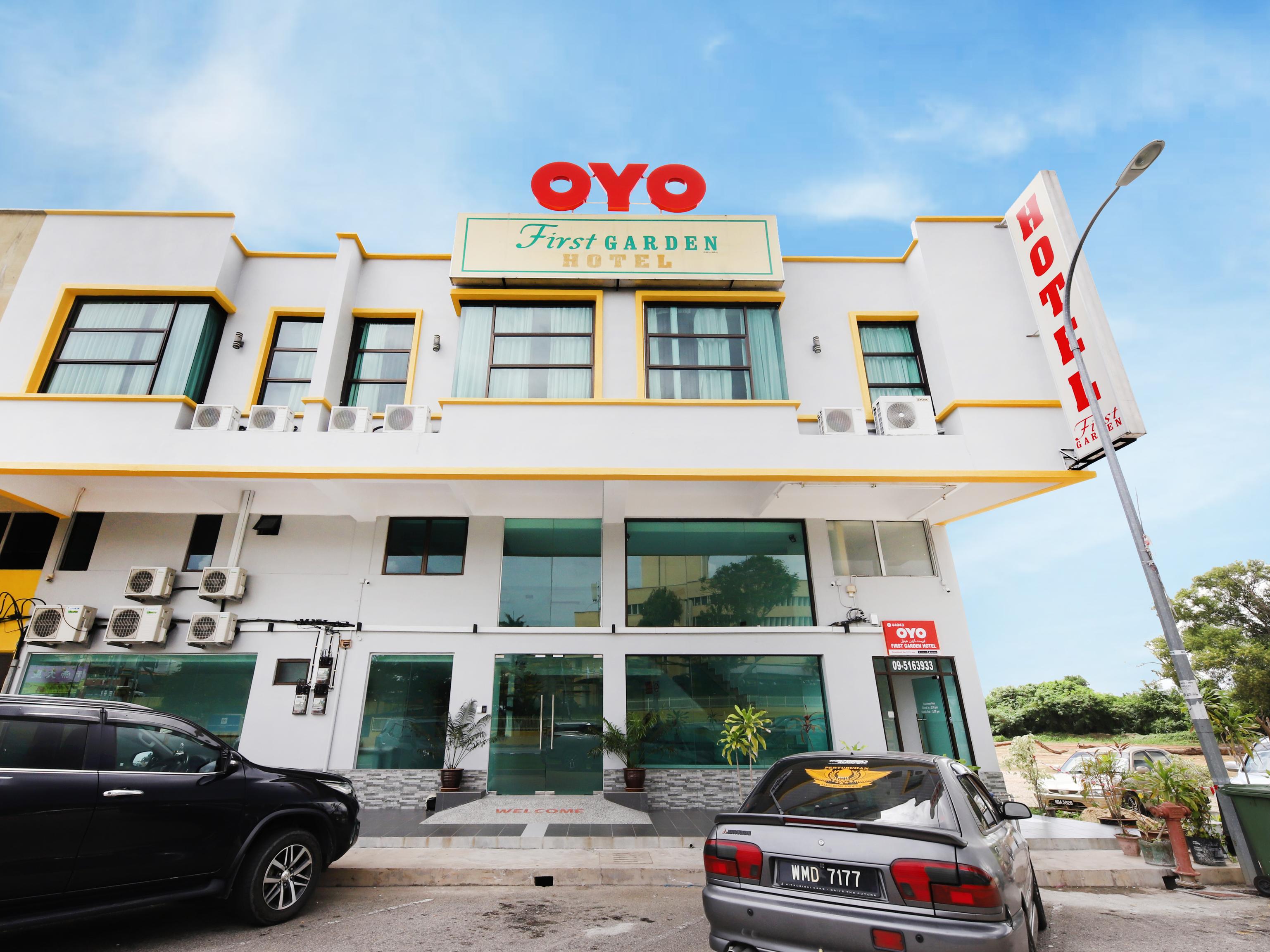 Oyo 44043 First Garden Hotel Kuantan Luaran gambar