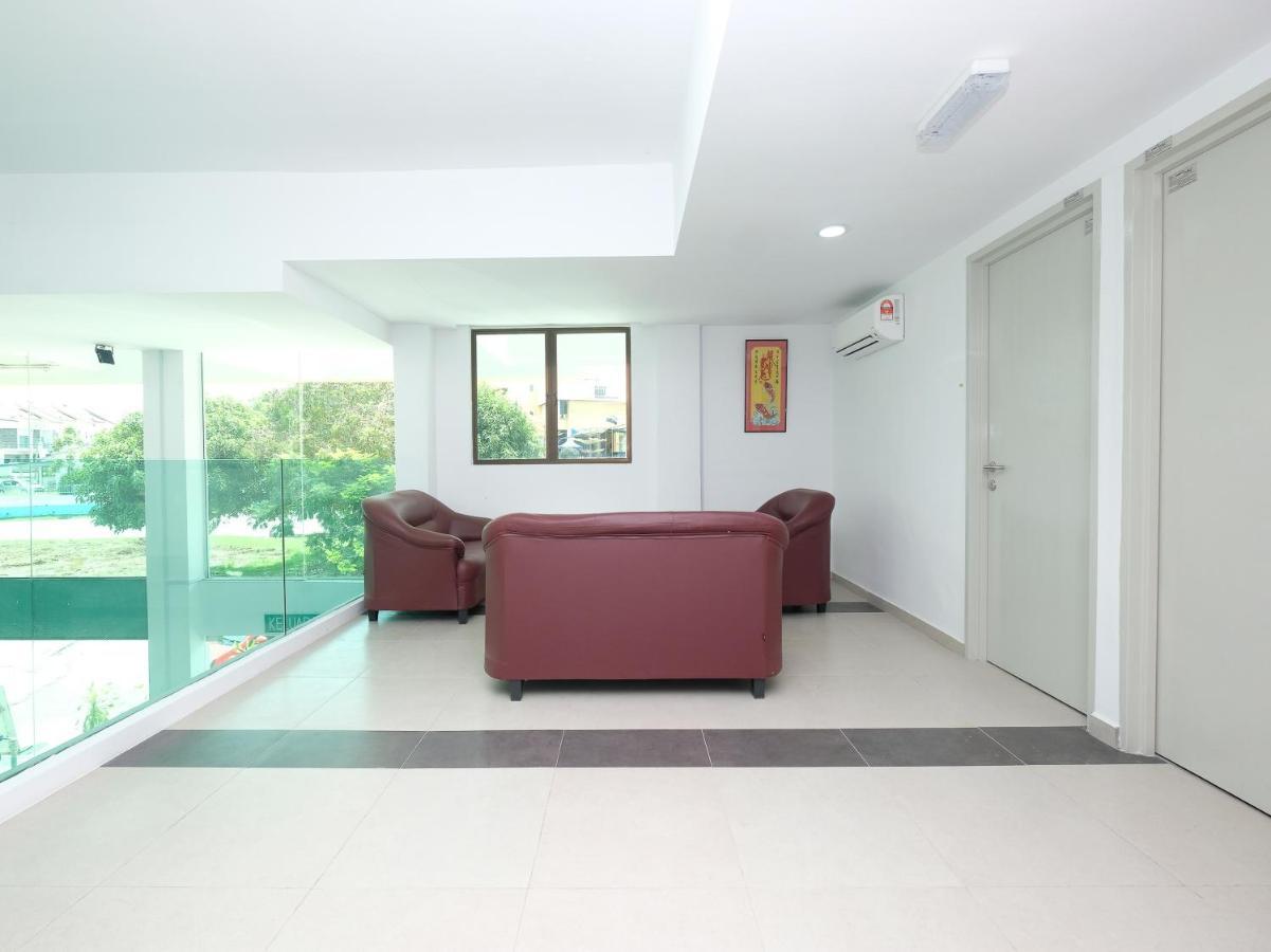 Oyo 44043 First Garden Hotel Kuantan Luaran gambar
